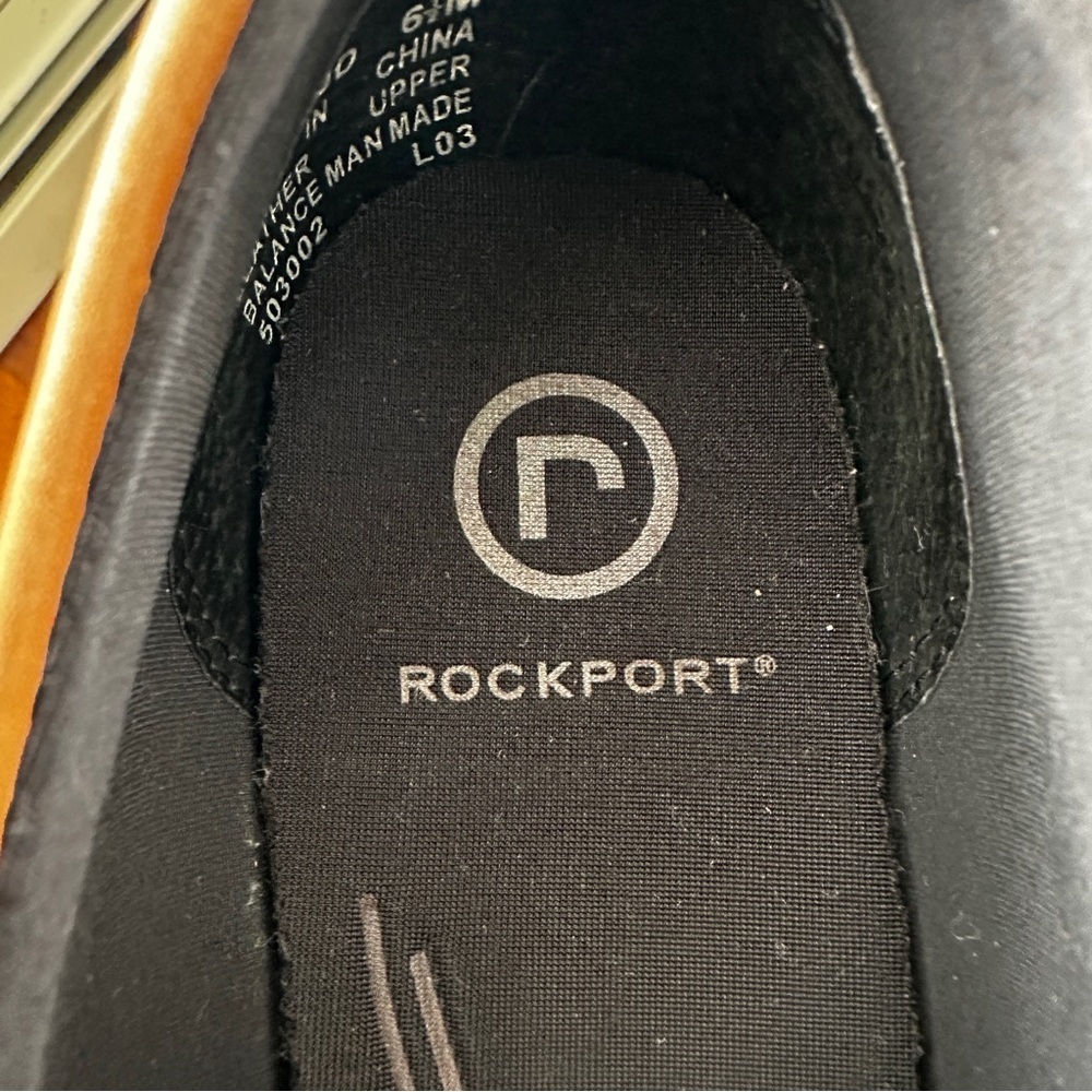 Rockport Tan and Black Loafers Sleek Slip-On Design - Picture 7 of 8